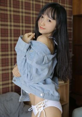 天降女子从二楼掉下来